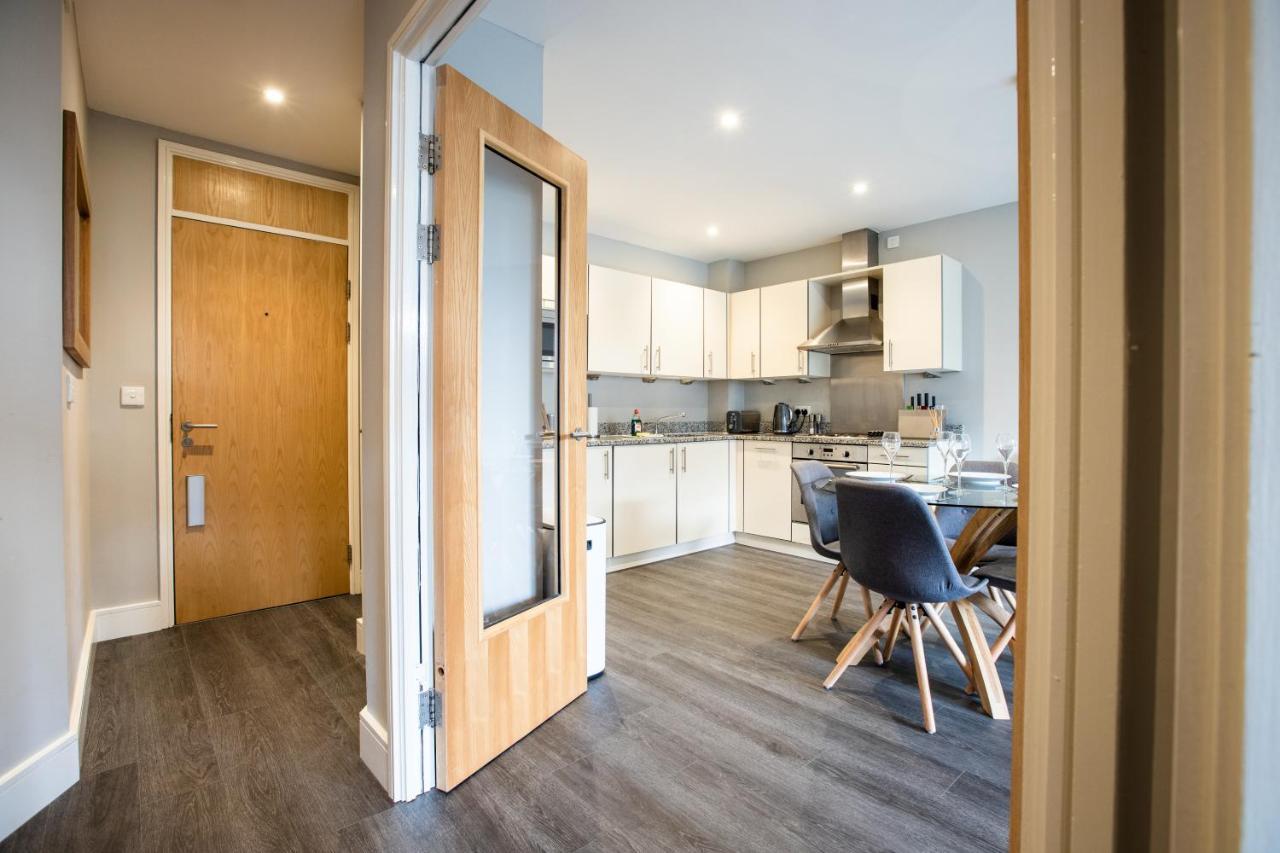 Urban Living'S - The Wren Beautiful City Centre Apartment With Parking Оксфорд Екстериор снимка